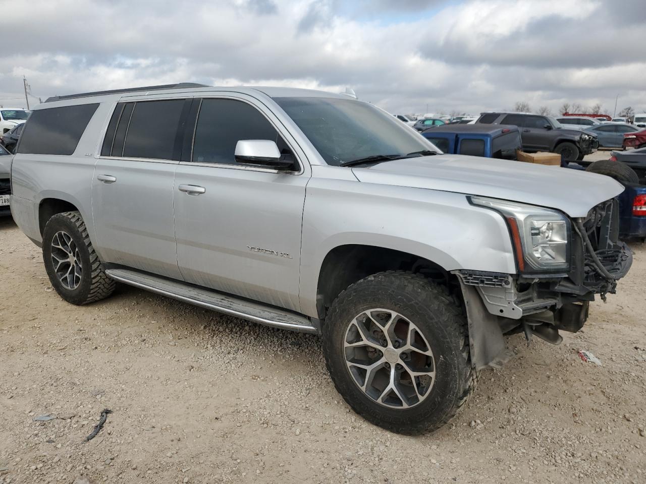 2016 GMC YUKON XL C - Image 4