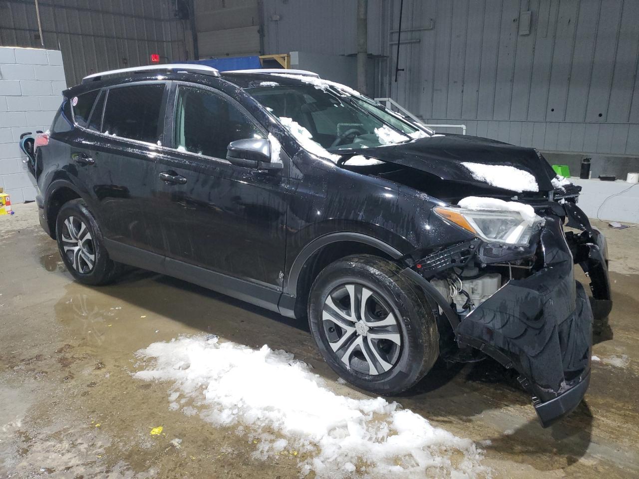 2017 TOYOTA RAV4 LE - Фото 4