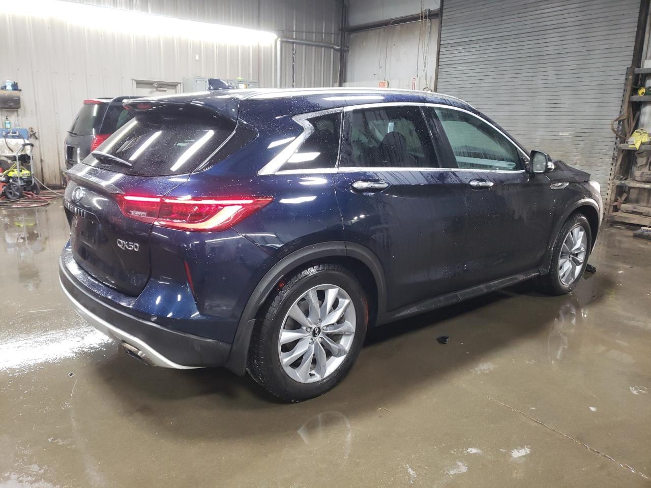 2019 INFINITI QX50 ESSEN - Image 3