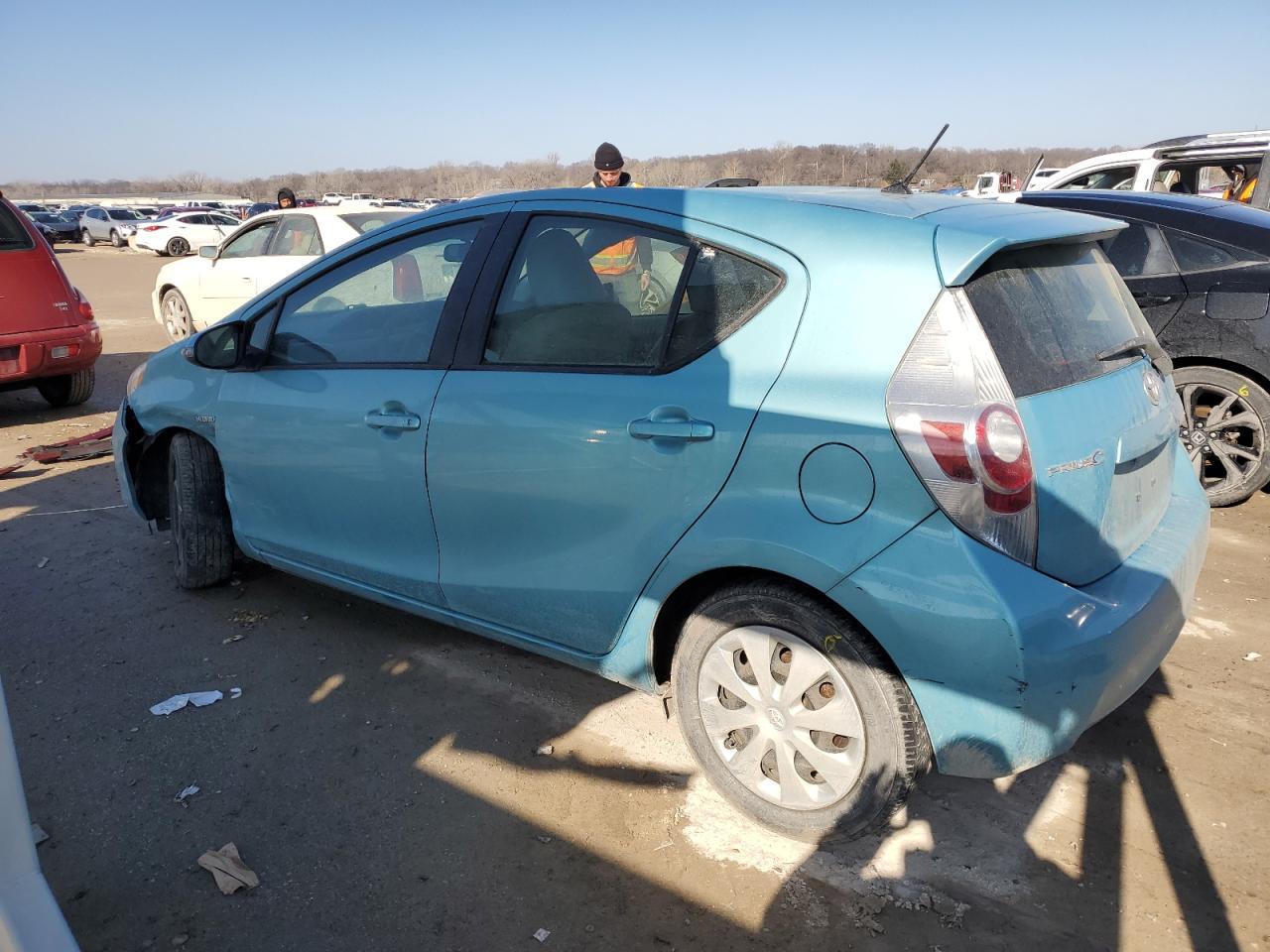 2013 TOYOTA PRIUS C - Фото 2