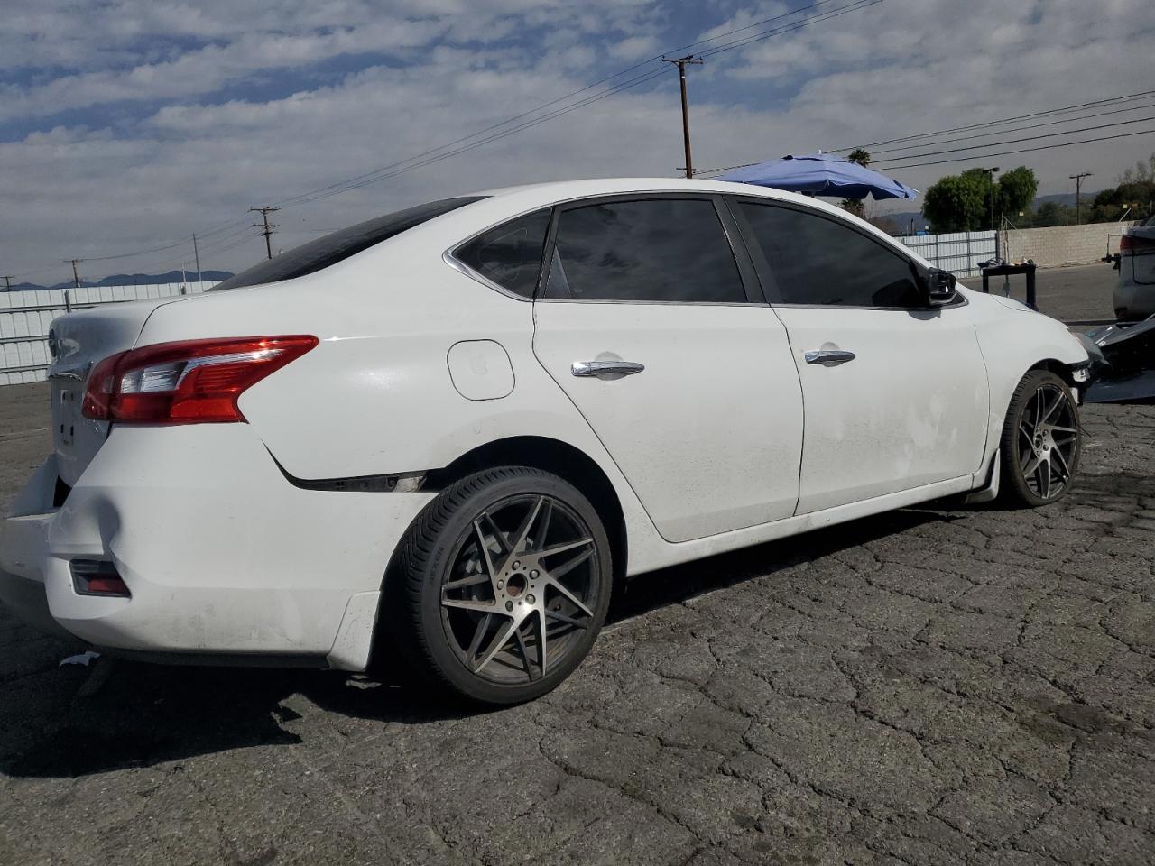 2017 NISSAN SENTRA S - Фото 3