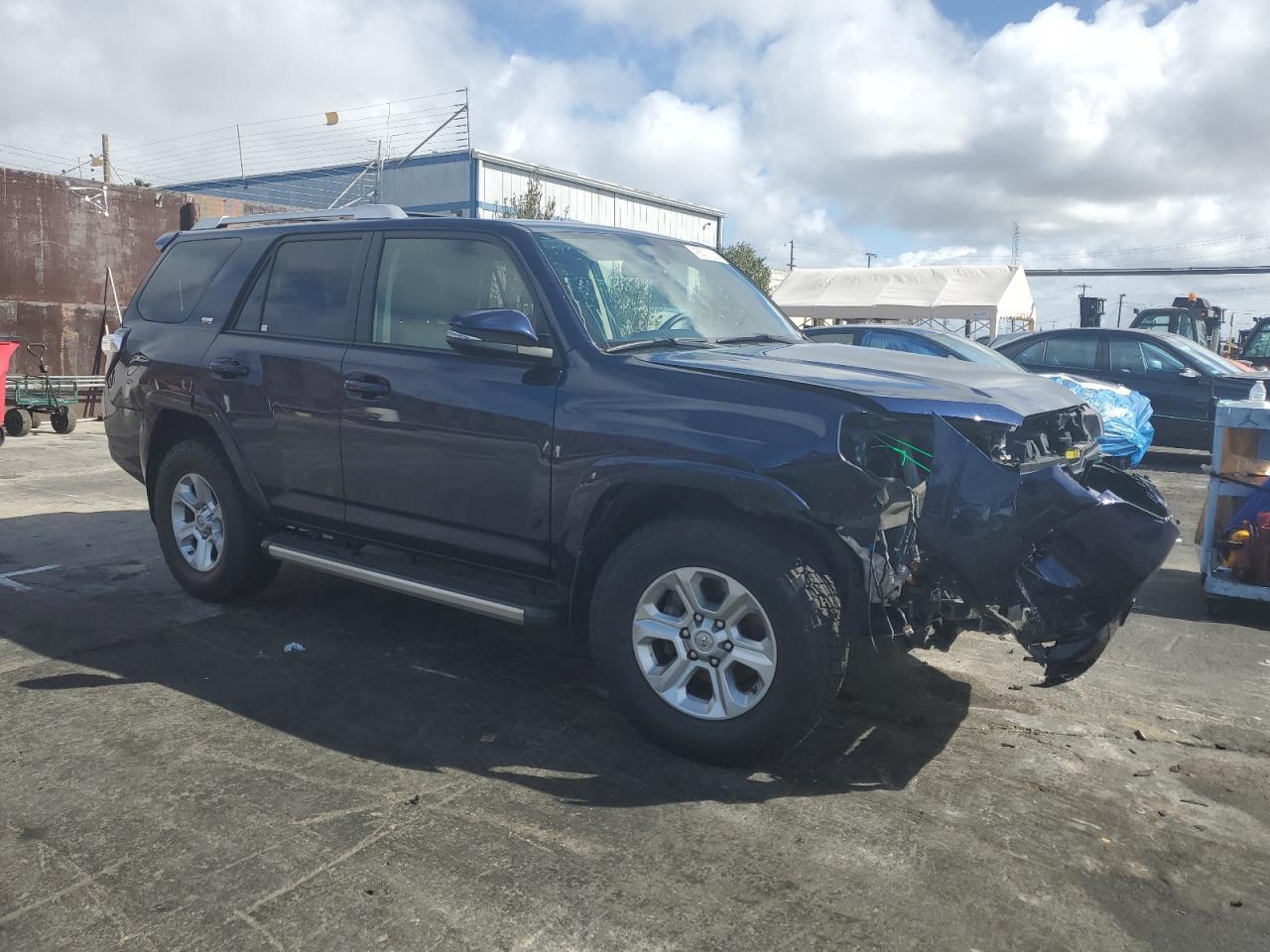 2017 TOYOTA 4RUNNER SR - Фото 4
