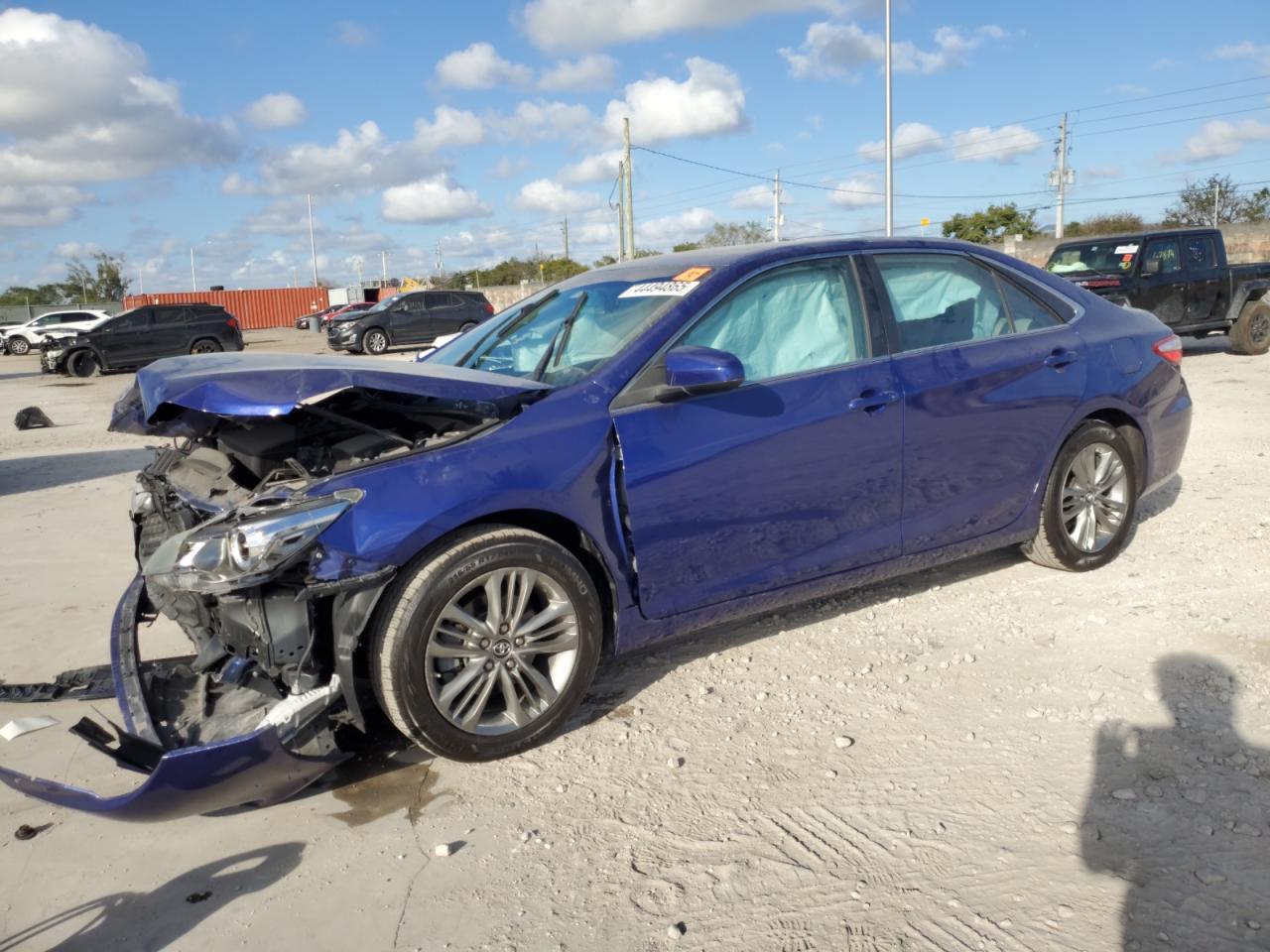 2016 TOYOTA CAMRY LE