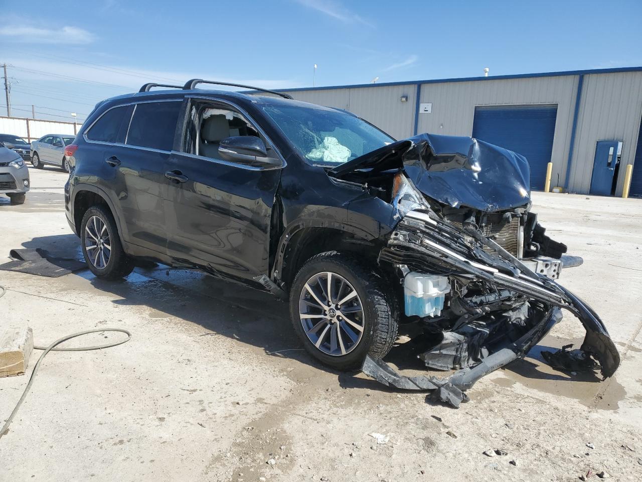 2018 TOYOTA HIGHLANDER - Image 4
