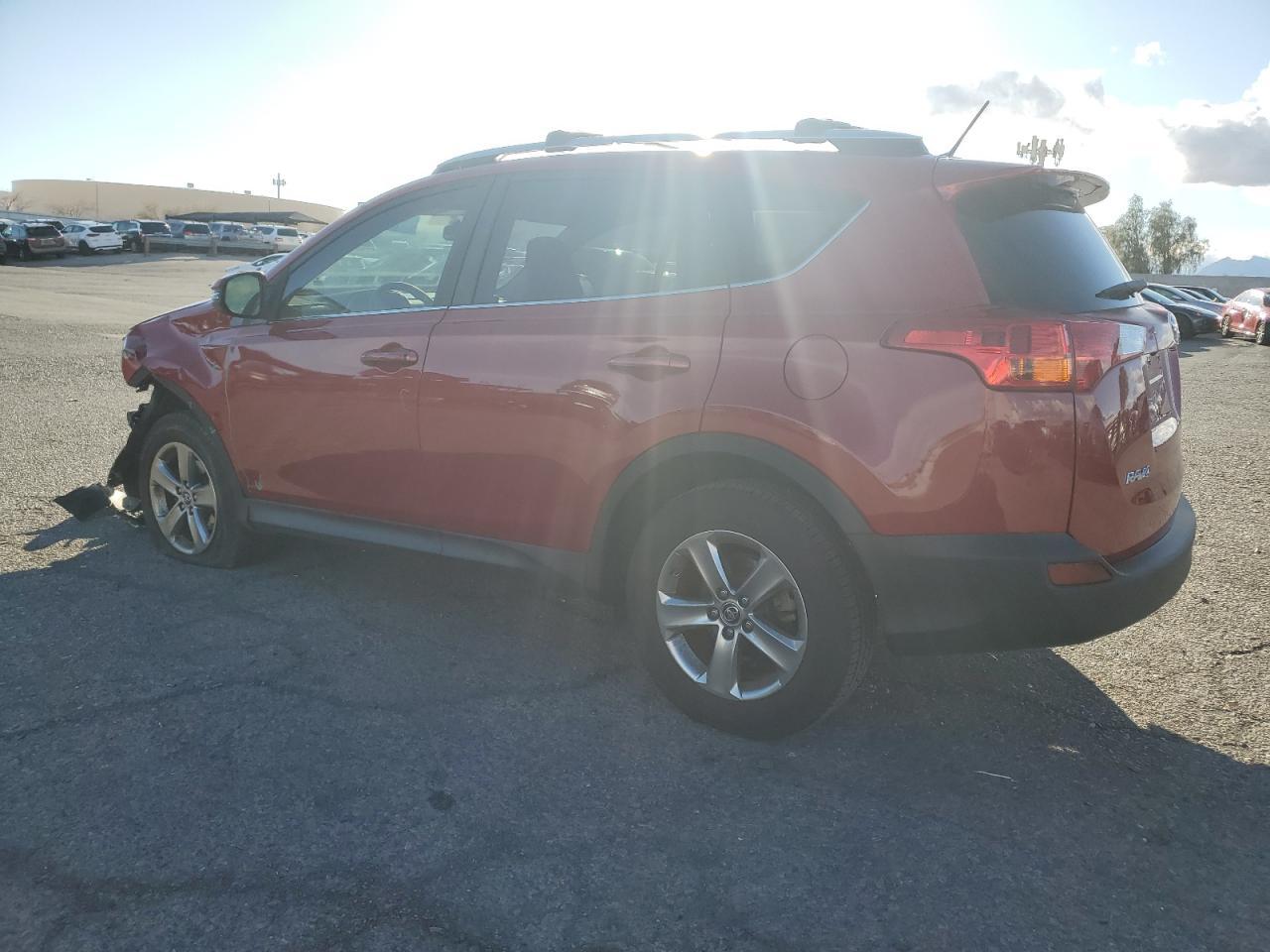 2015 TOYOTA RAV4 XLE - Фото 2