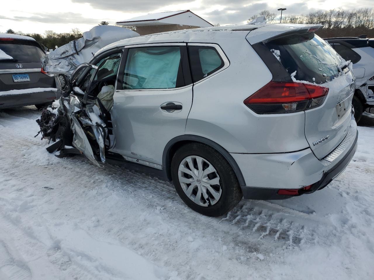 2018 NISSAN ROGUE S - Фото 2