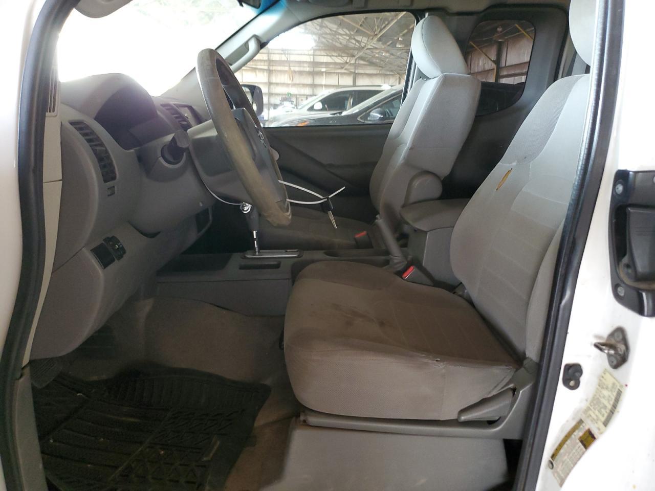 2012 NISSAN FRONTIER S - Фото 7