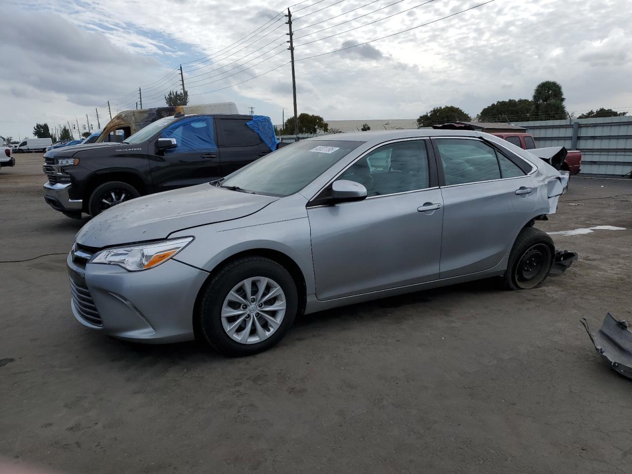 2016 TOYOTA CAMRY LE