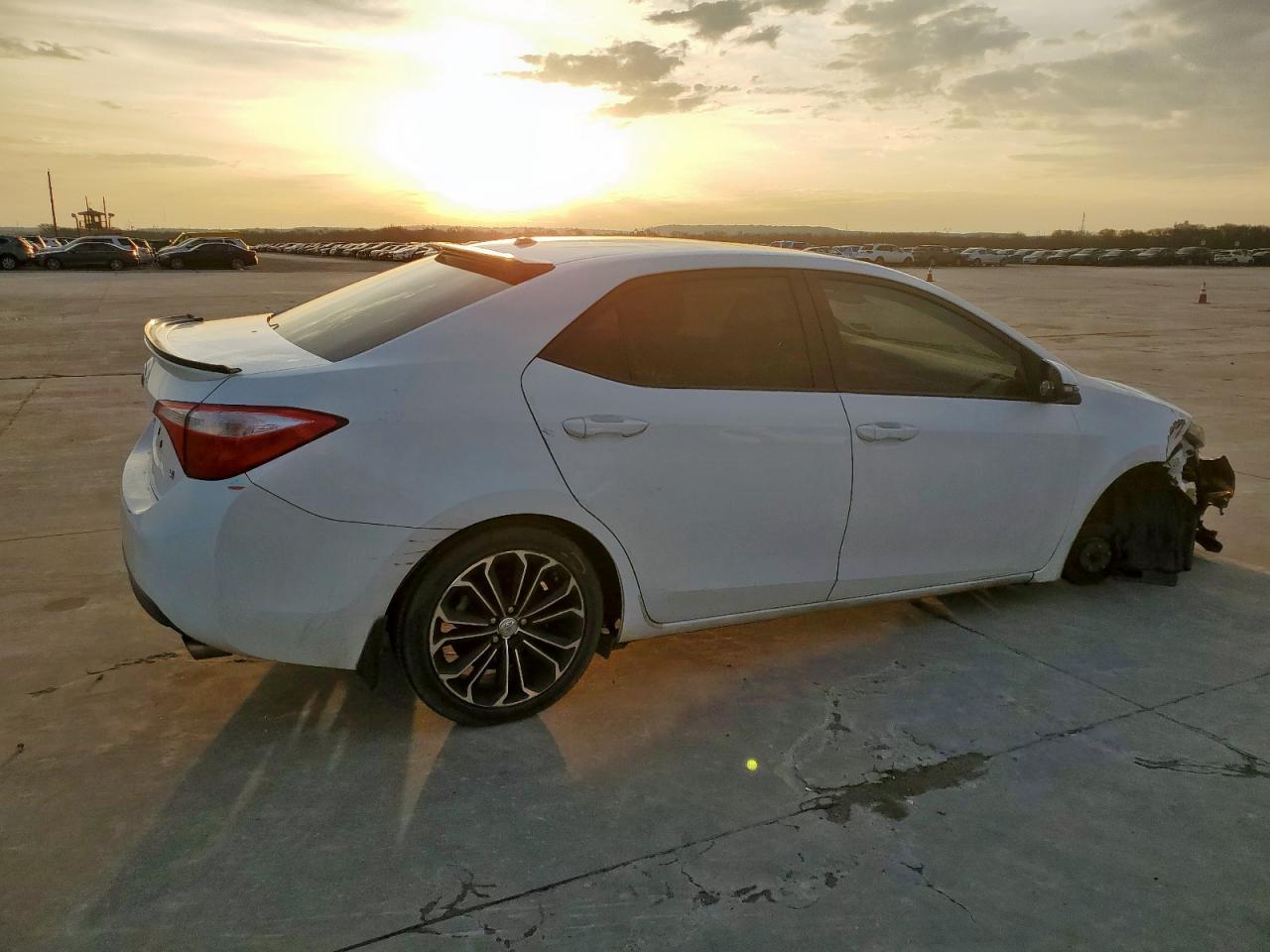 2014 TOYOTA COROLLA L - Фото 3