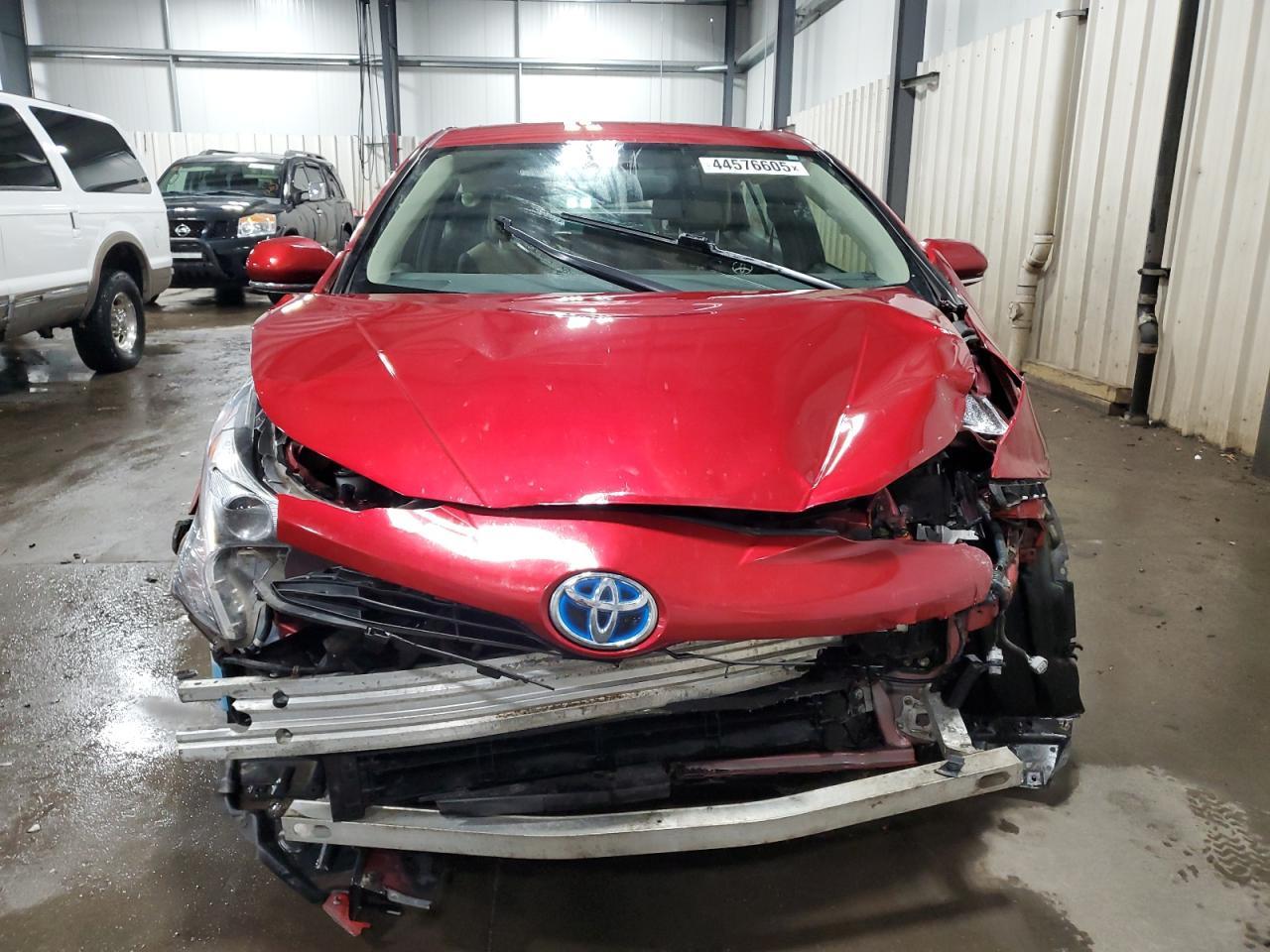 2016 TOYOTA PRIUS - Фото 5