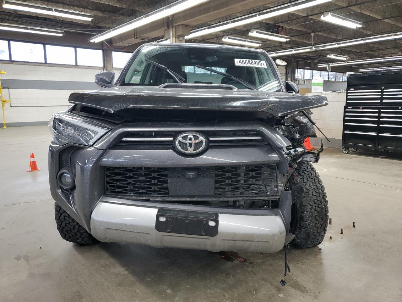 2022 TOYOTA 4RUNNER SR - Фото 5