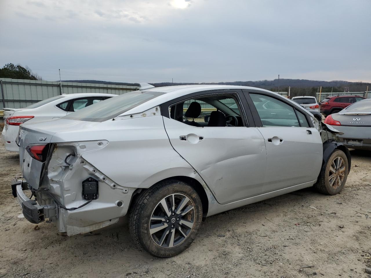 2021 NISSAN VERSA SV - Фото 3