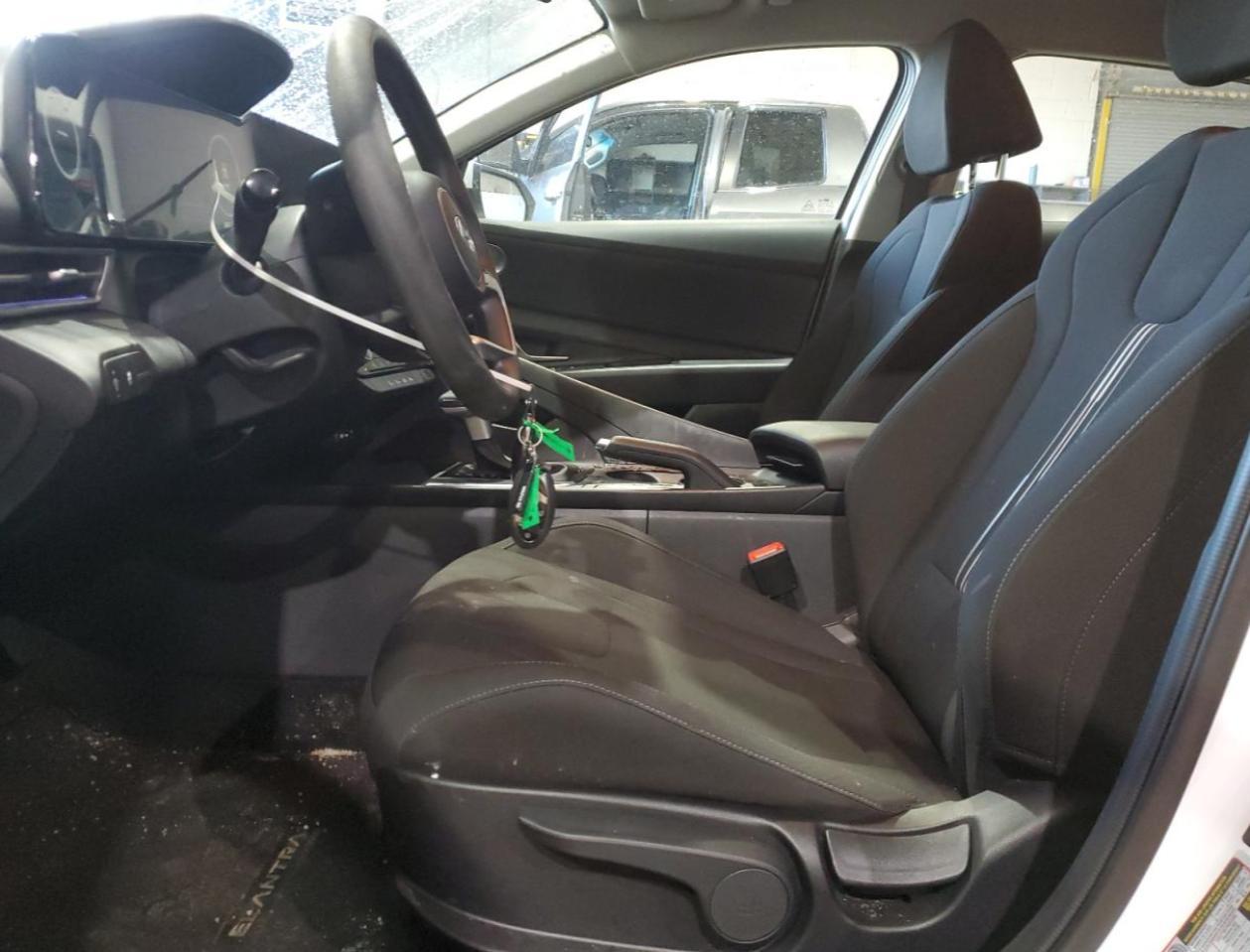 2024 HYUNDAI ELANTRA SE - Фото 7