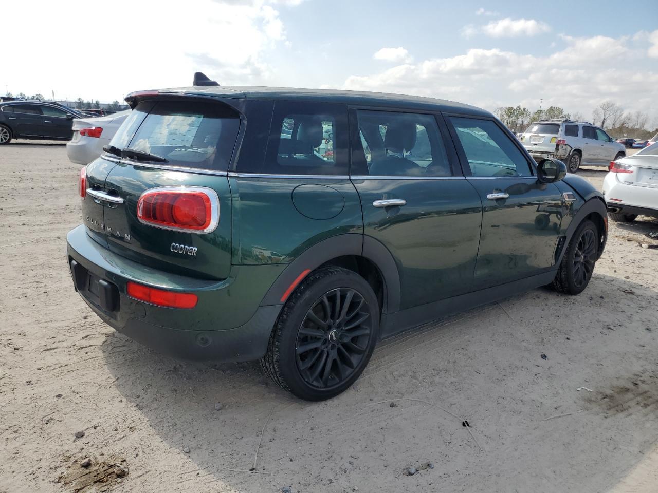 2017 MINI COOPER CLU - Image 3