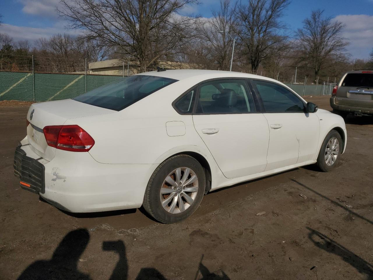 2014 VOLKSWAGEN PASSAT S - Фото 3