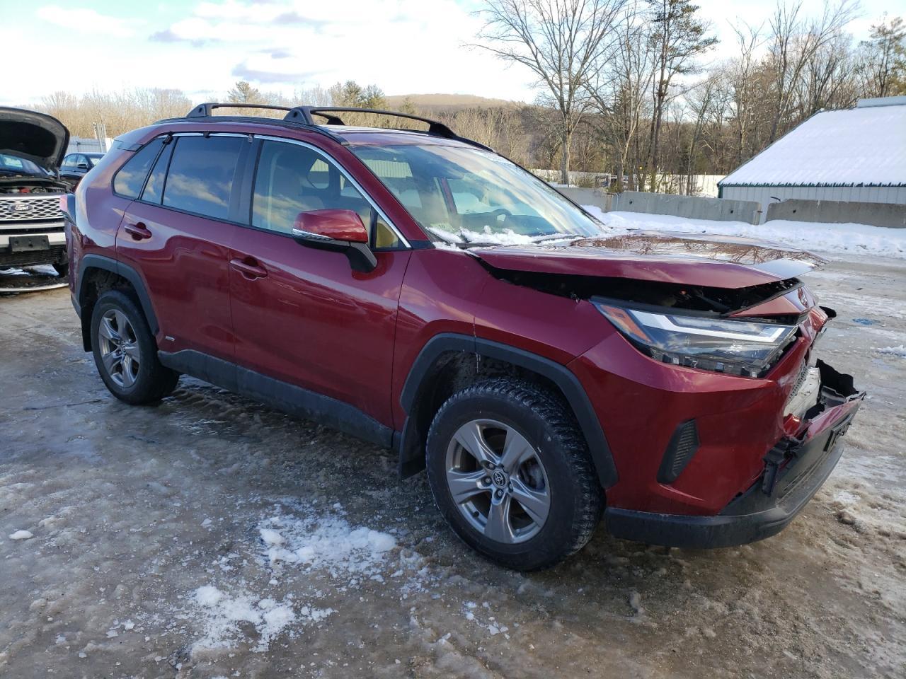 2022 TOYOTA RAV4 XLE - Фото 4