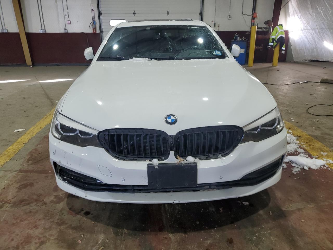 2018 BMW 530 XI - Фото 5