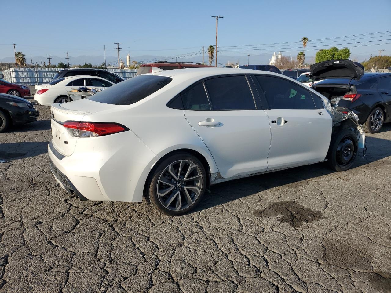 2020 TOYOTA COROLLA SE - Фото 3
