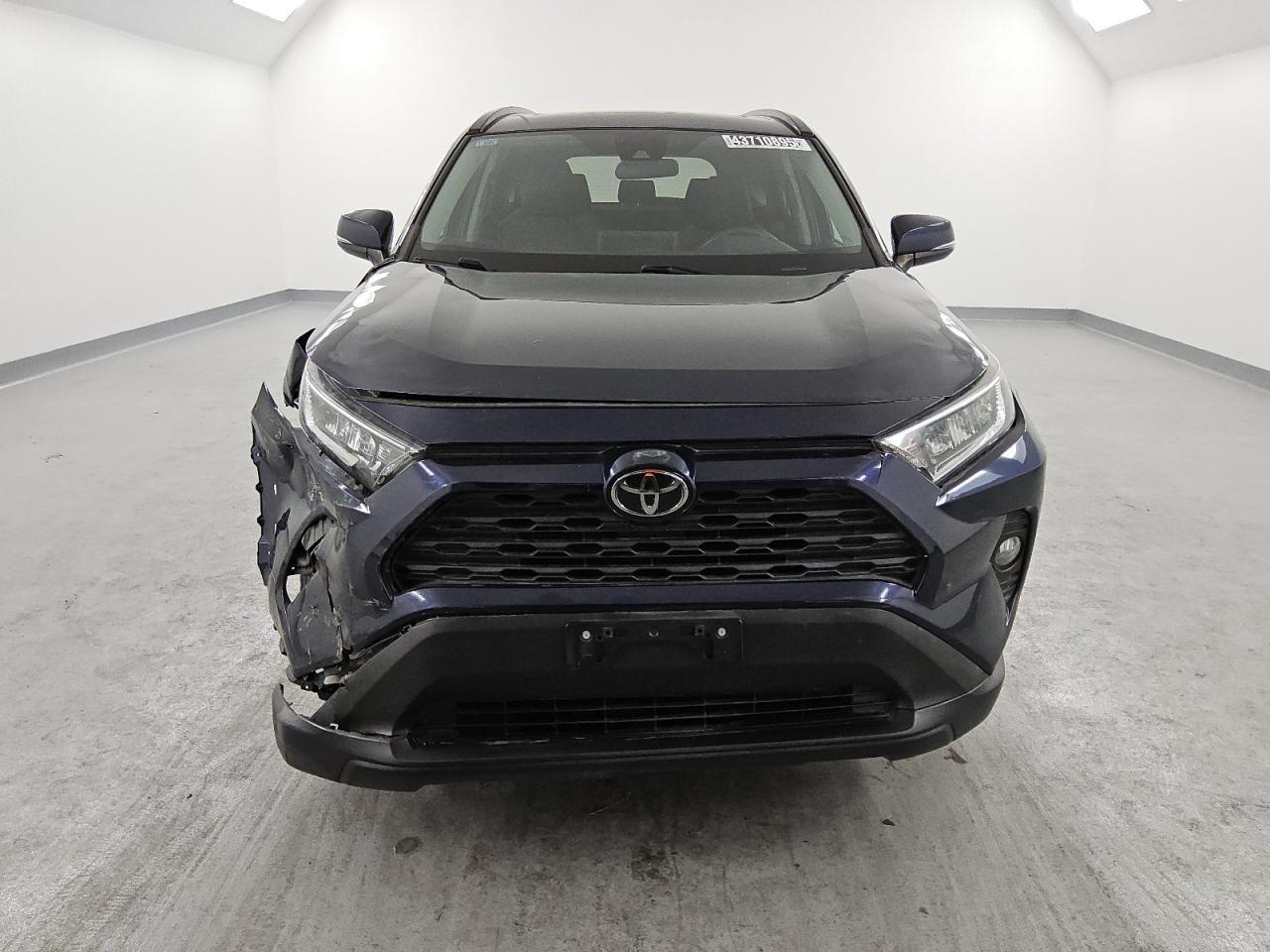 2020 TOYOTA RAV4 XLE - Image 5