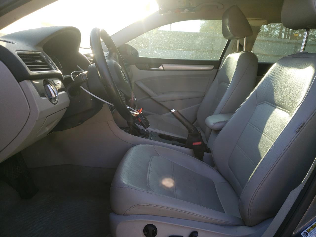 2015 VOLKSWAGEN PASSAT S - Фото 7