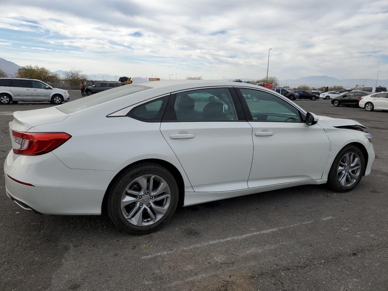 2018 HONDA ACCORD LX - Фото 3