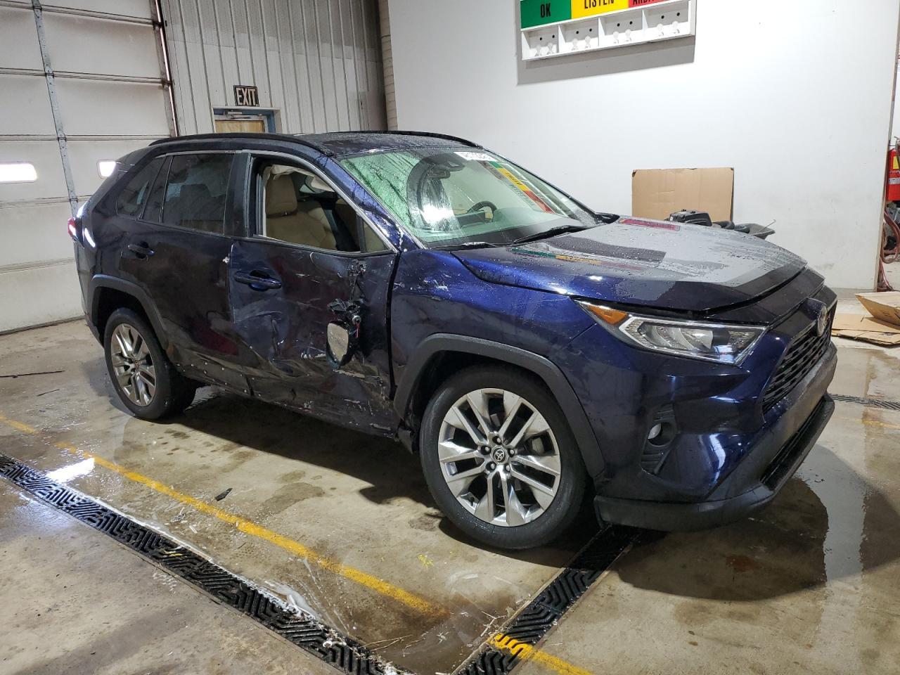 2020 TOYOTA RAV4 XLE P - Image 4