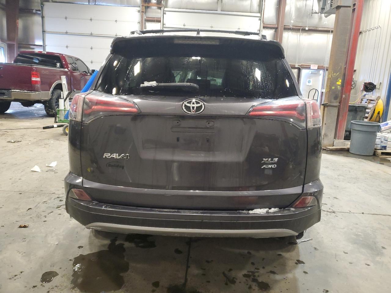 2017 TOYOTA RAV4 XLE - Image 6