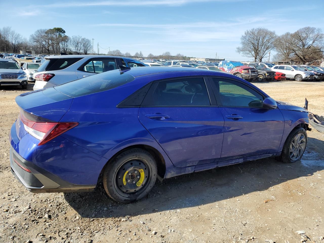 2024 HYUNDAI ELANTRA SE - Фото 3