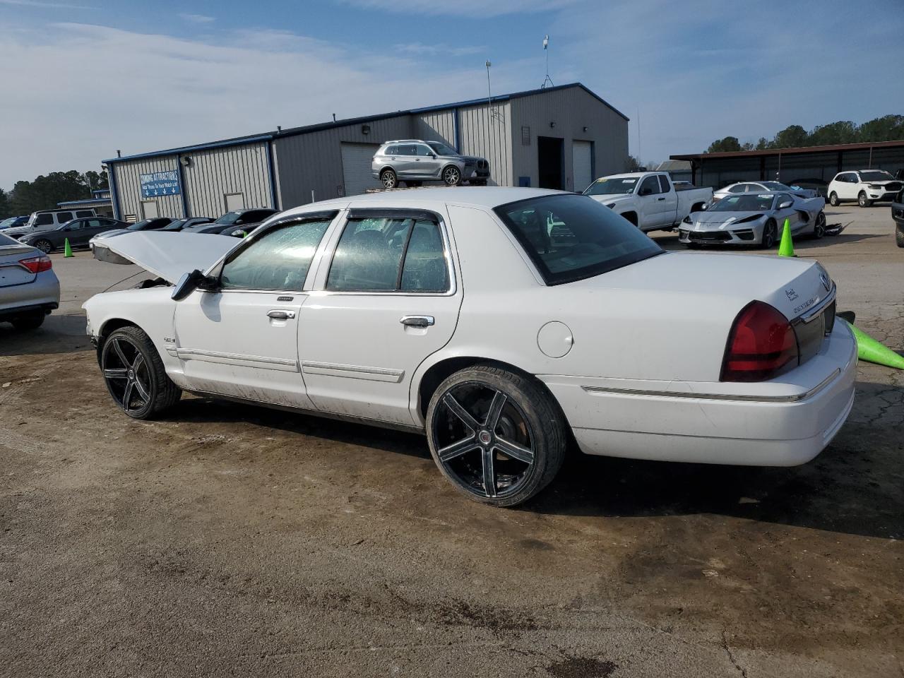 2010 MERCURY GRAND MARQ - Фото 2