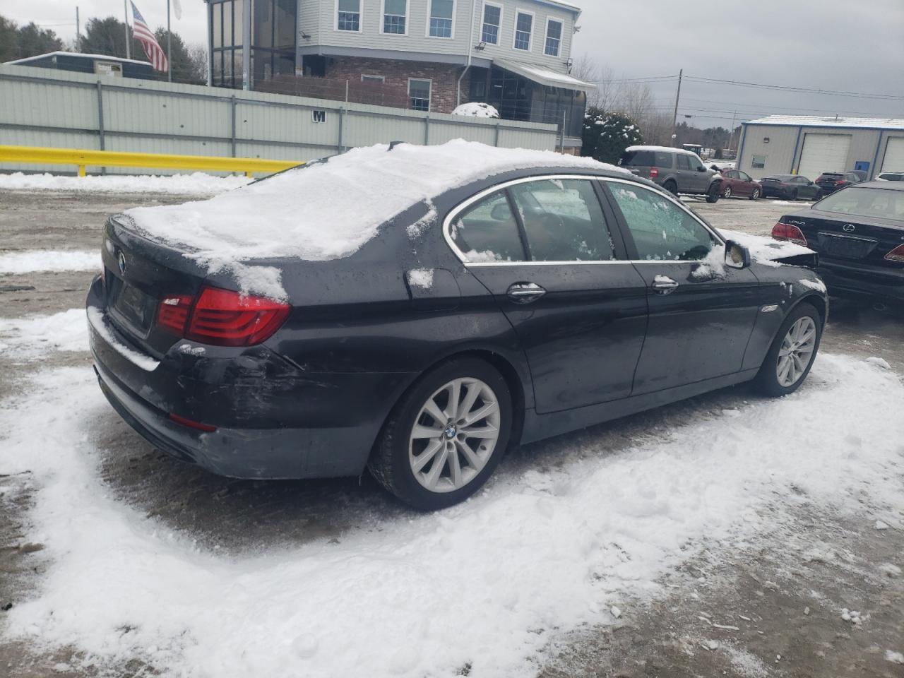 2013 BMW 528 XI - Image 3