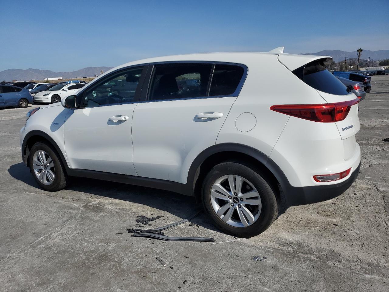 2017 KIA SPORTAGE L - Image 2
