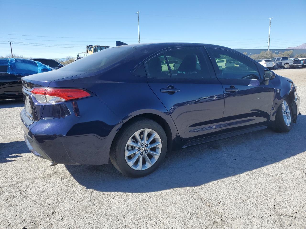 2021 TOYOTA COROLLA LE - Фото 3