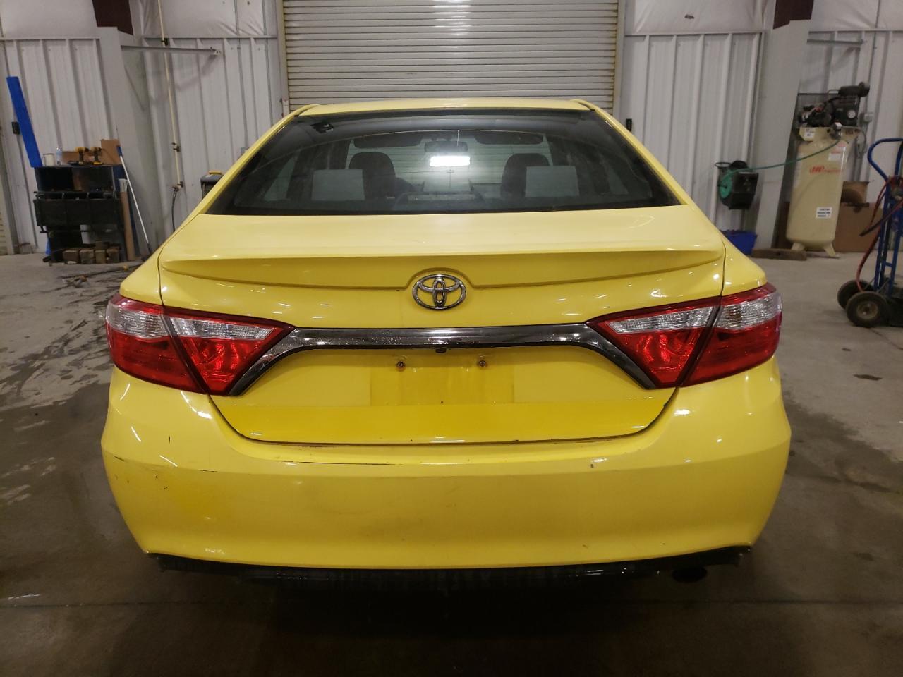 2015 TOYOTA CAMRY LE - Фото 6