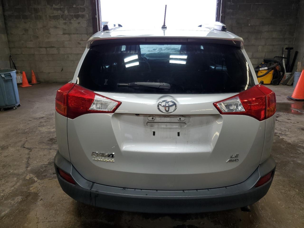 2015 TOYOTA RAV4 LE - Image 6