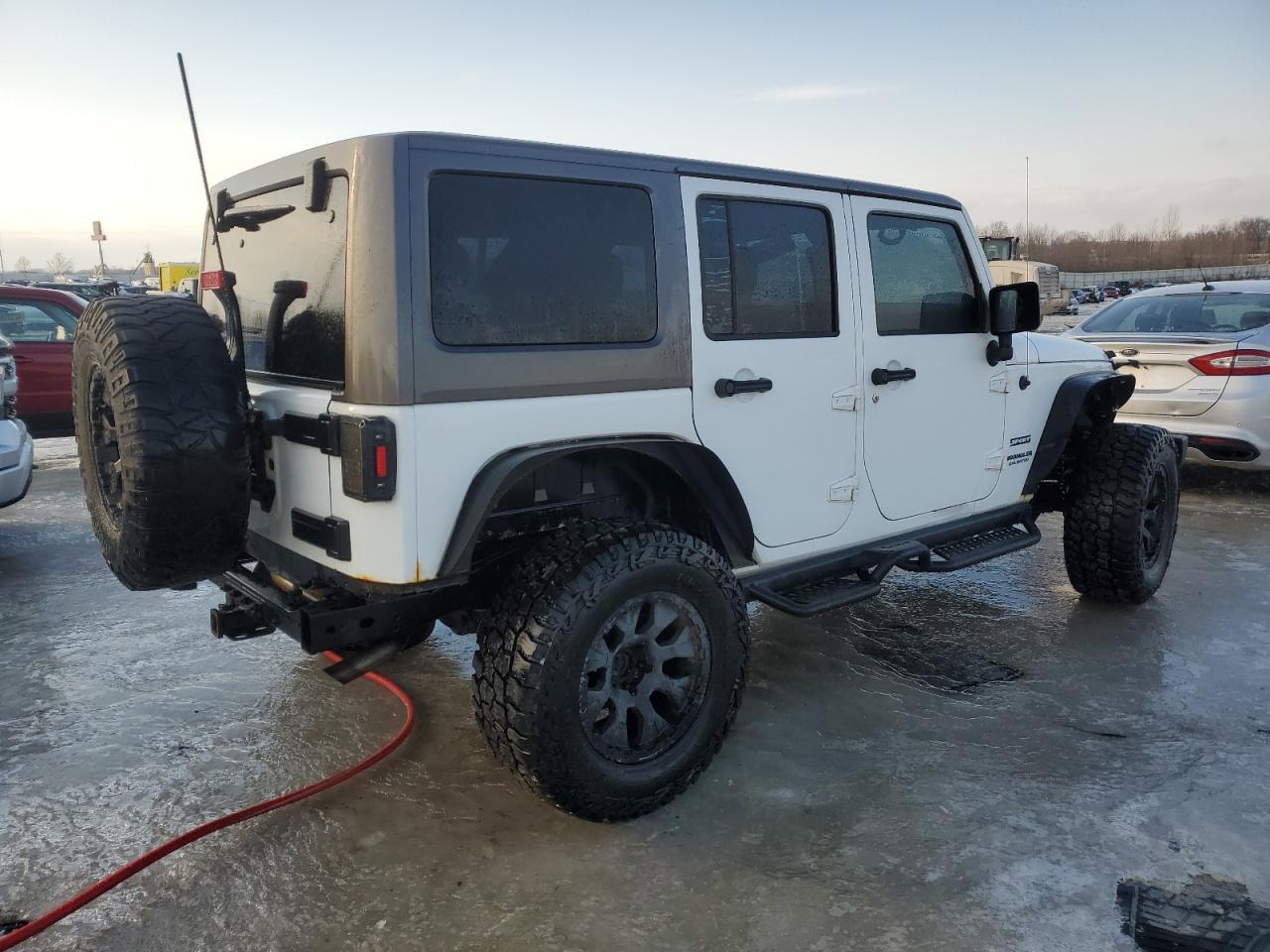 2012 JEEP WRANGLER U - Image 3
