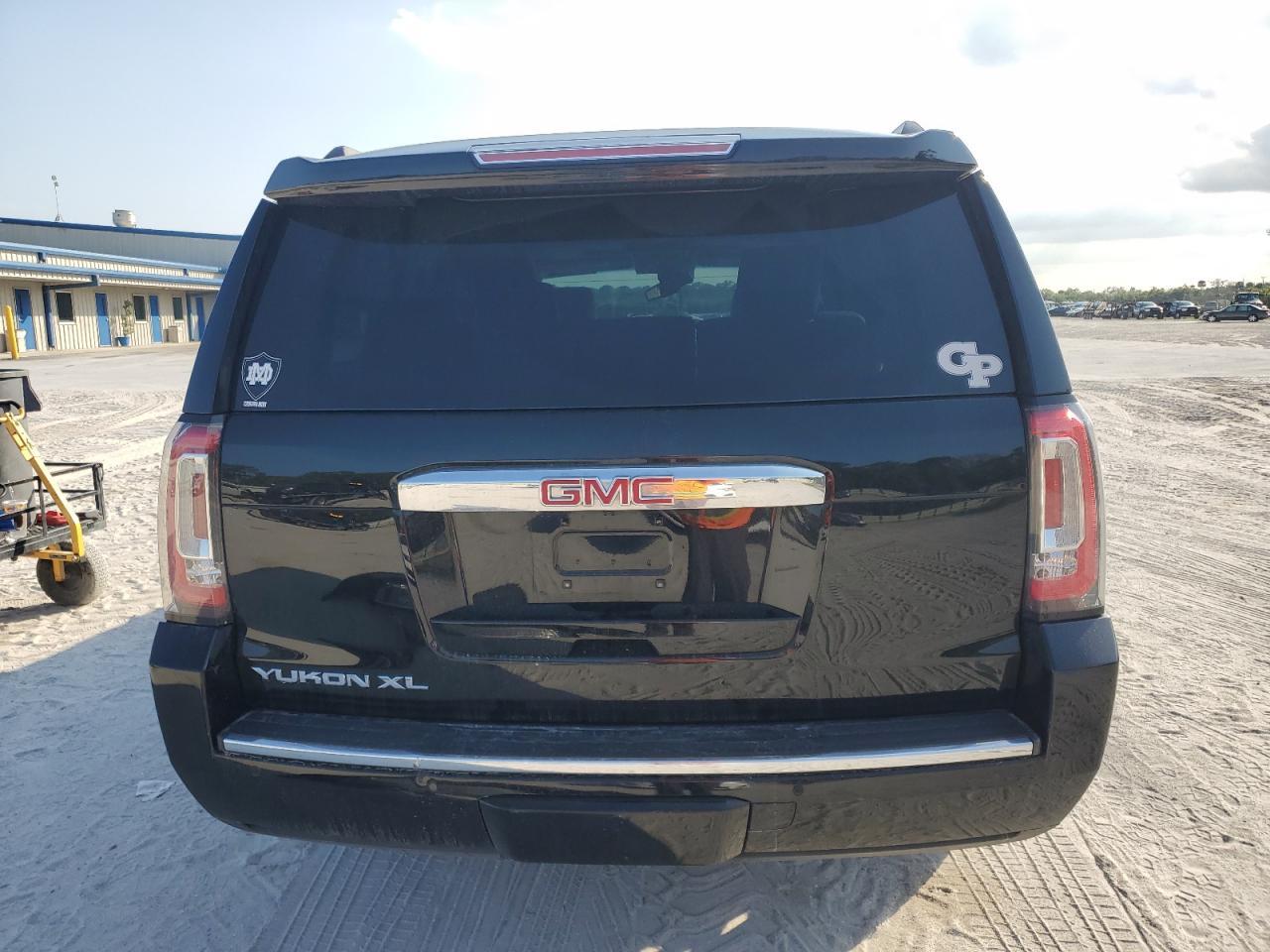 2016 GMC YUKON XL D - Фото 6