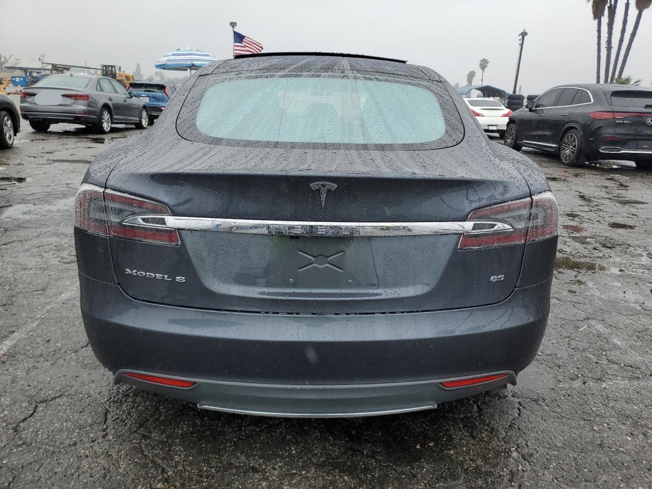 2015 TESLA MODEL S 85 - Image 6