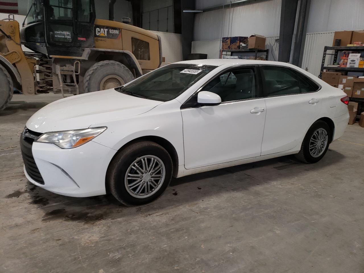 2016 TOYOTA CAMRY LE car image