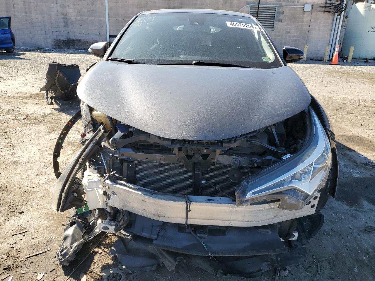 2018 TOYOTA C-HR XLE - Image 5
