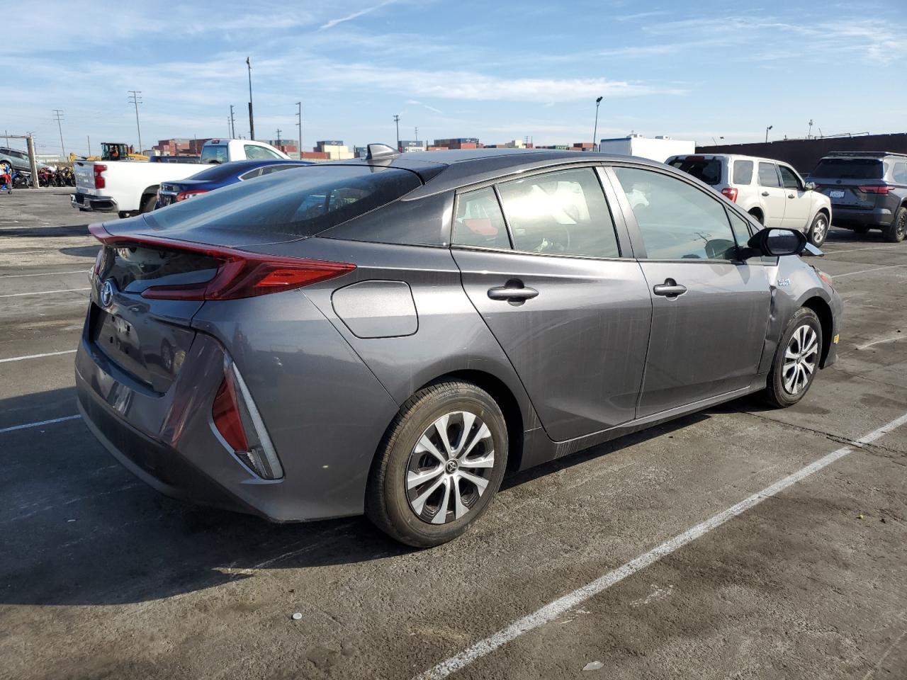 2022 TOYOTA PRIUS PRIM - Фото 3