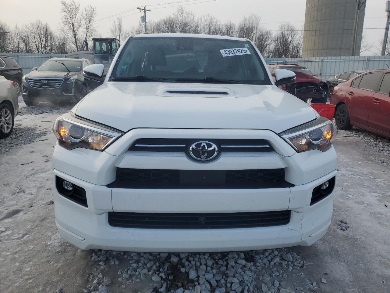 2022 TOYOTA 4RUNNER SR - Image 5