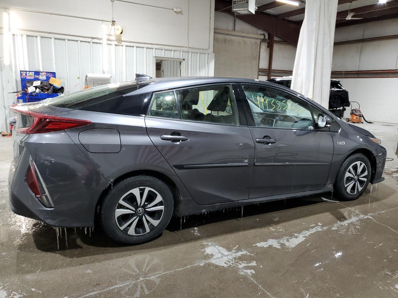 2018 TOYOTA PRIUS PRIM - Image 3