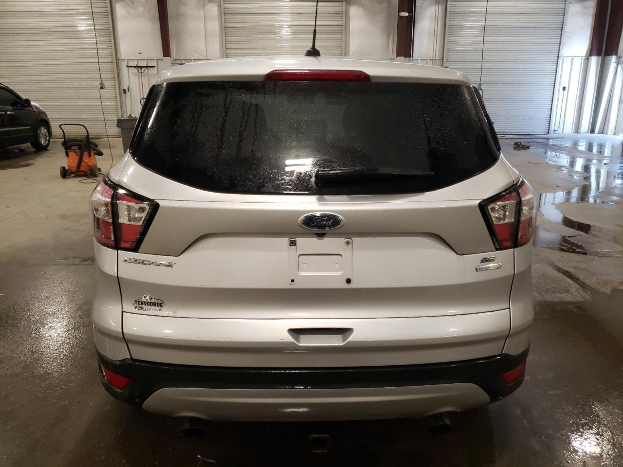 2017 FORD ESCAPE SE - Фото 6