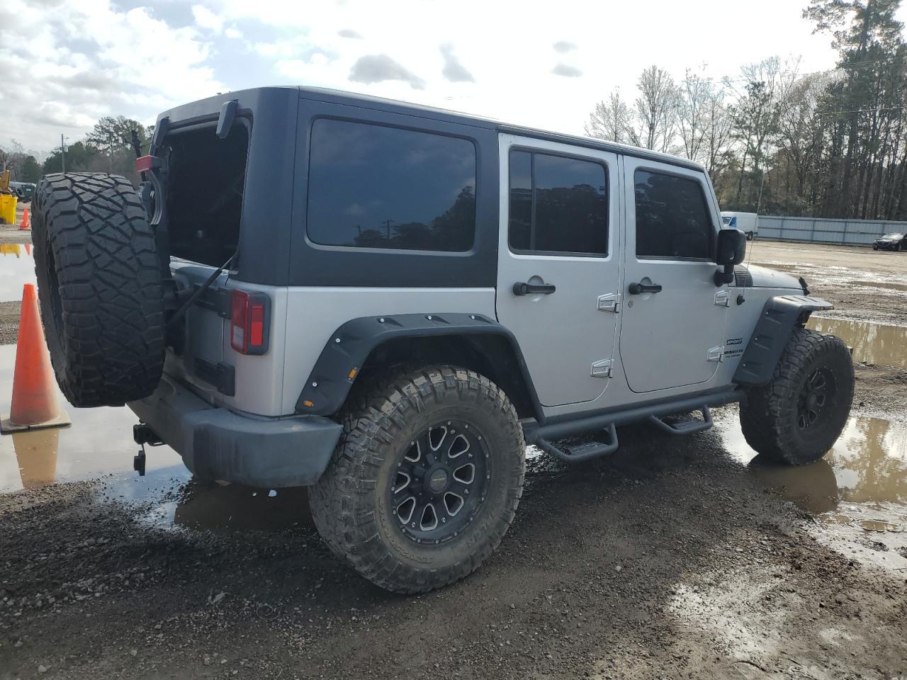 2012 JEEP WRANGLER U - Image 3