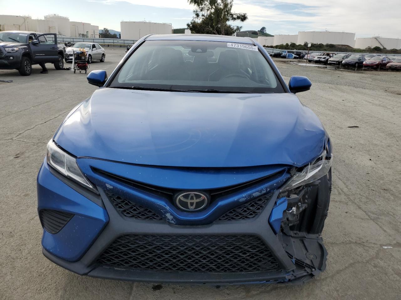 2020 TOYOTA CAMRY SE - Фото 5