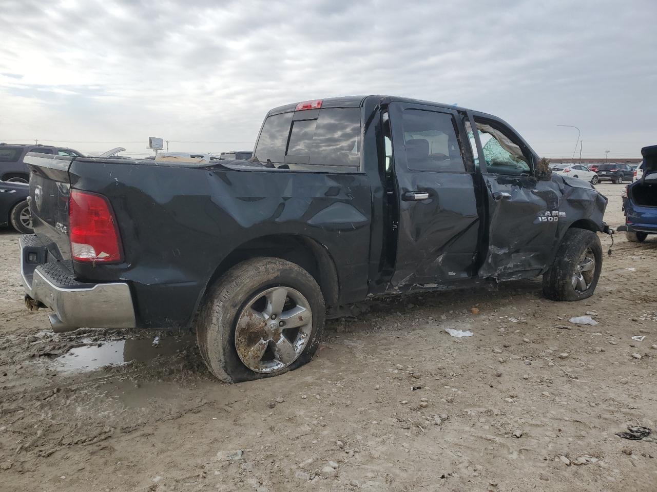 2017 RAM 1500 SLT - Image 3