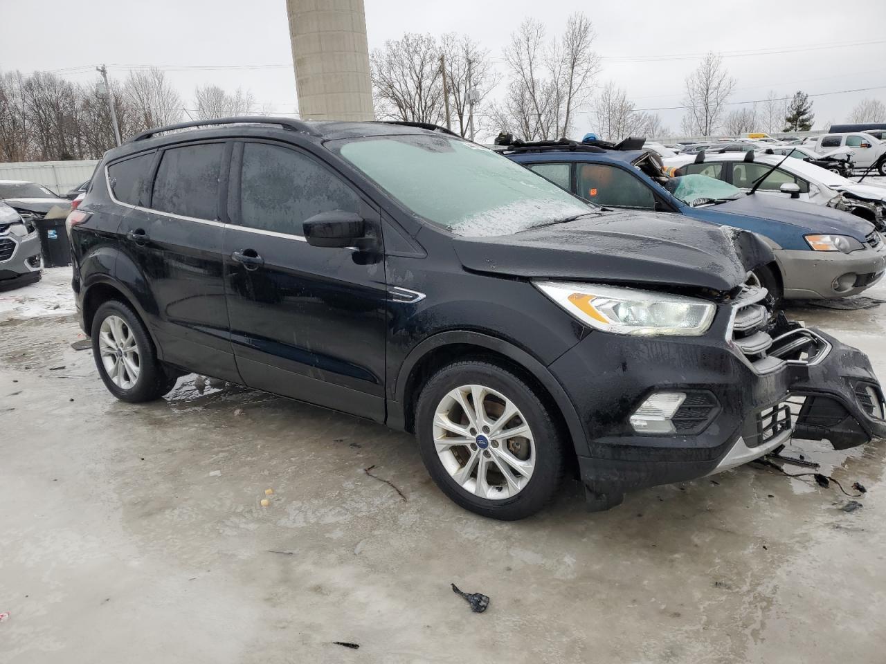 2017 FORD ESCAPE SE - Фото 4