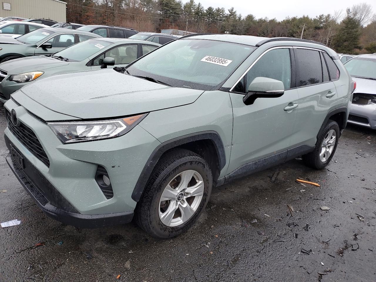 2020 TOYOTA RAV4 XLE