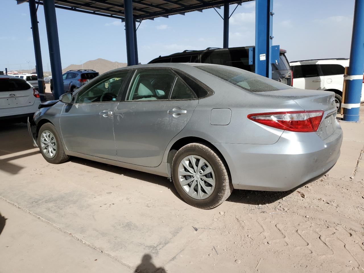 2017 TOYOTA CAMRY LE - Фото 2
