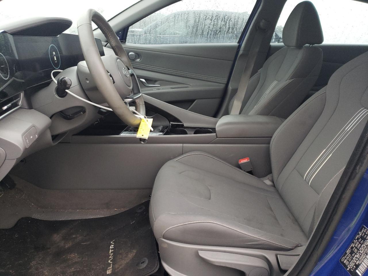 2023 HYUNDAI ELANTRA SE - Фото 7